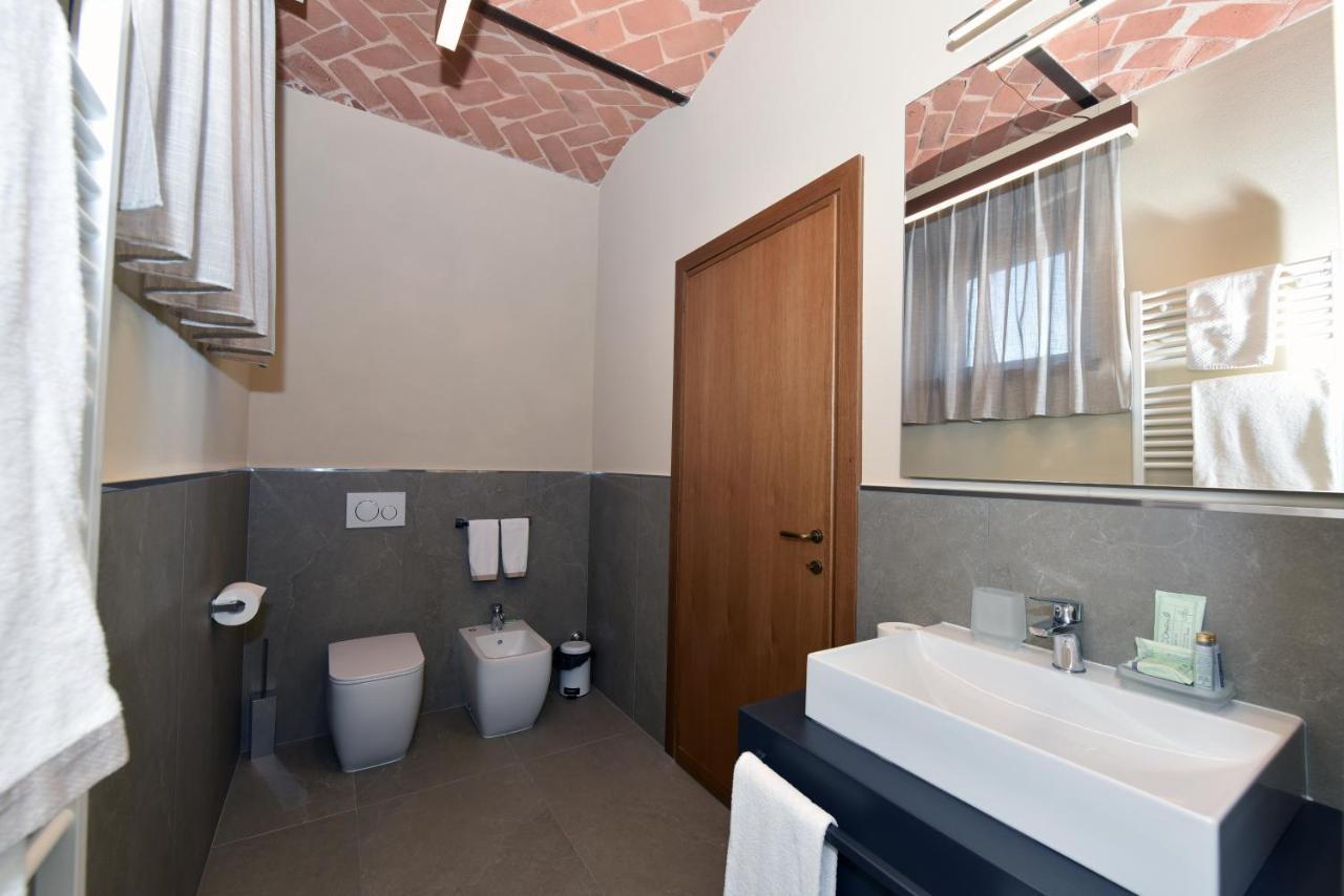 Bed and Breakfast Cascina La Badia Montegrosso dʼAsti Exterior foto