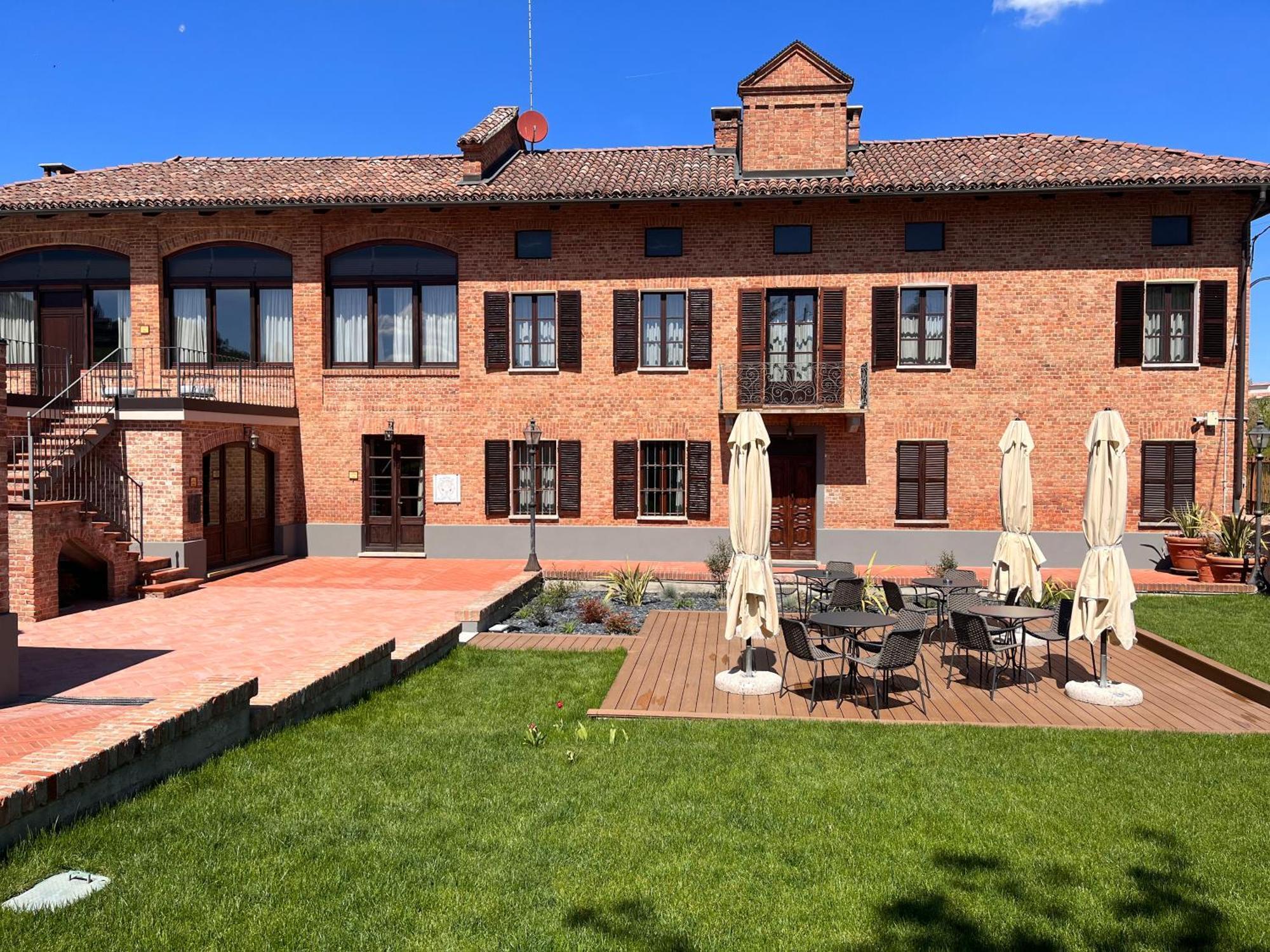 Bed and Breakfast Cascina La Badia Montegrosso dʼAsti Exterior foto